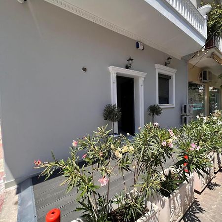 לוטראקי Kontis' Furnished Apartment מראה חיצוני תמונה