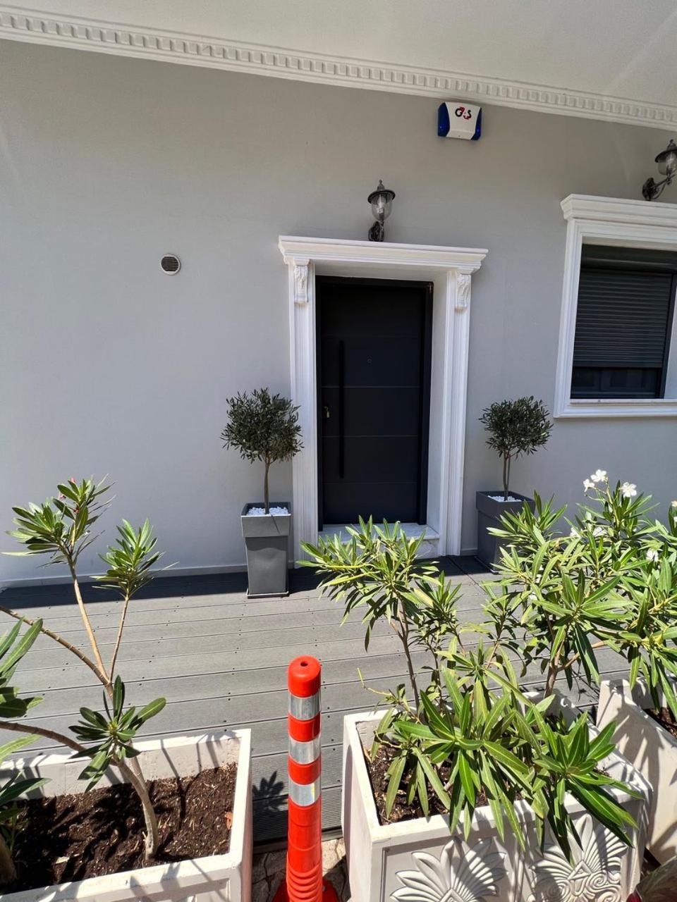 לוטראקי Kontis' Furnished Apartment מראה חיצוני תמונה