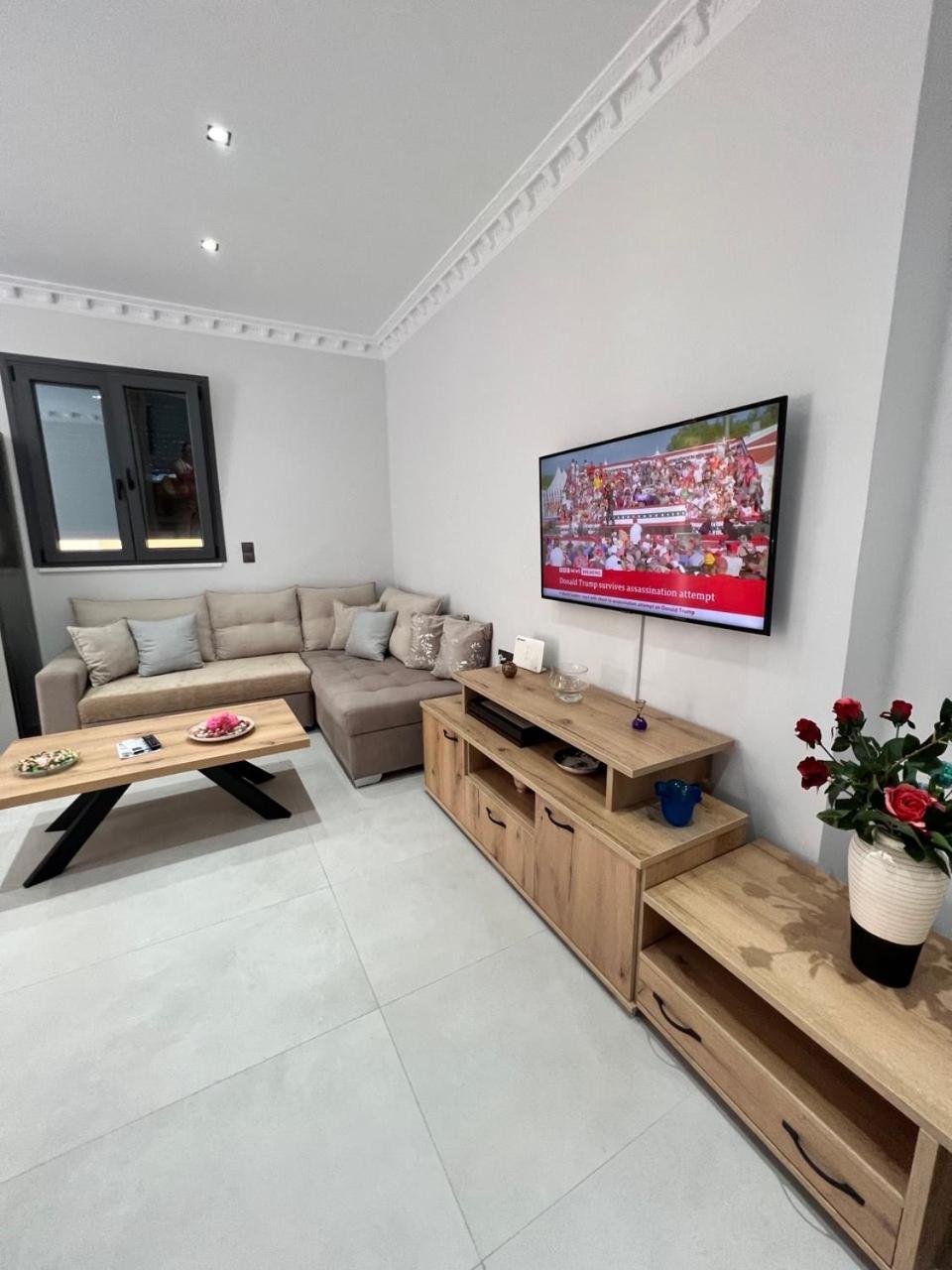 לוטראקי Kontis' Furnished Apartment מראה חיצוני תמונה