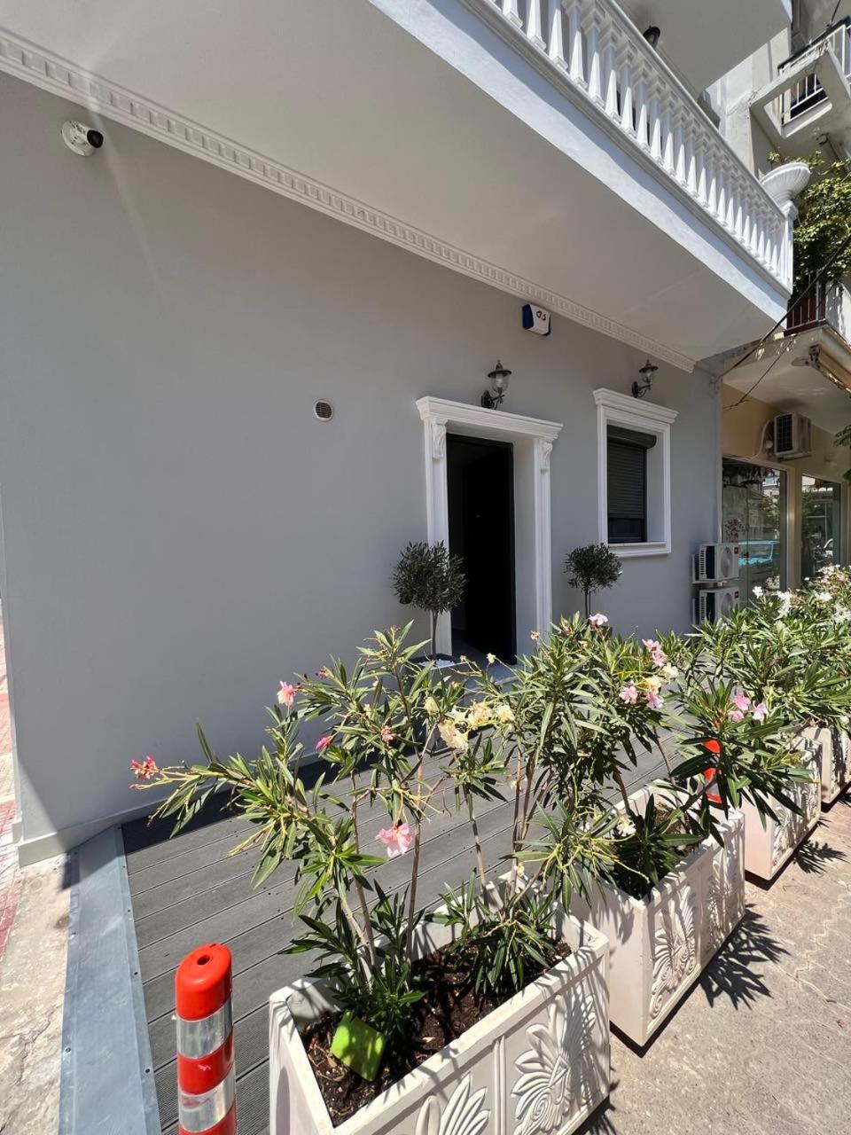 לוטראקי Kontis' Furnished Apartment מראה חיצוני תמונה