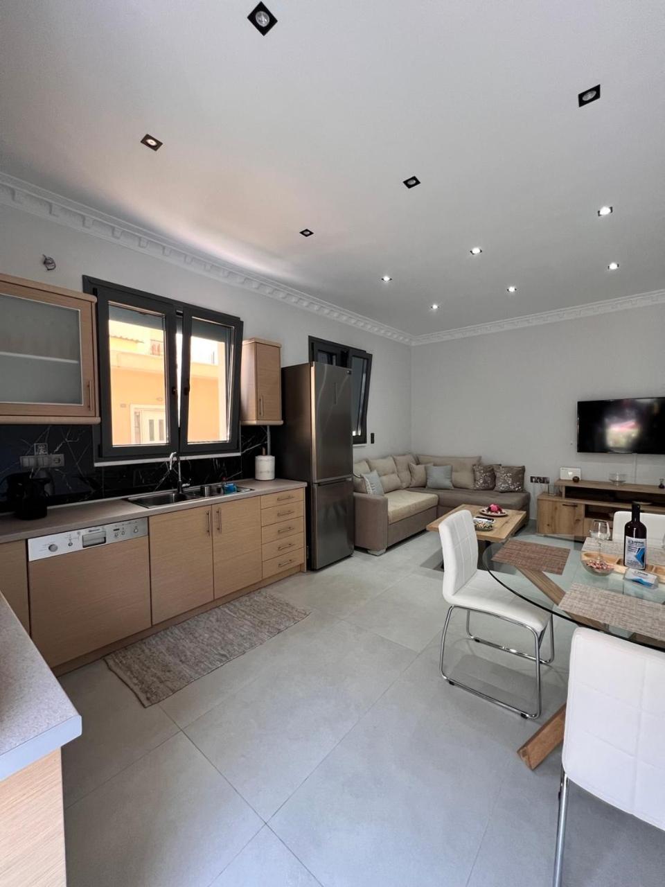 לוטראקי Kontis' Furnished Apartment מראה חיצוני תמונה